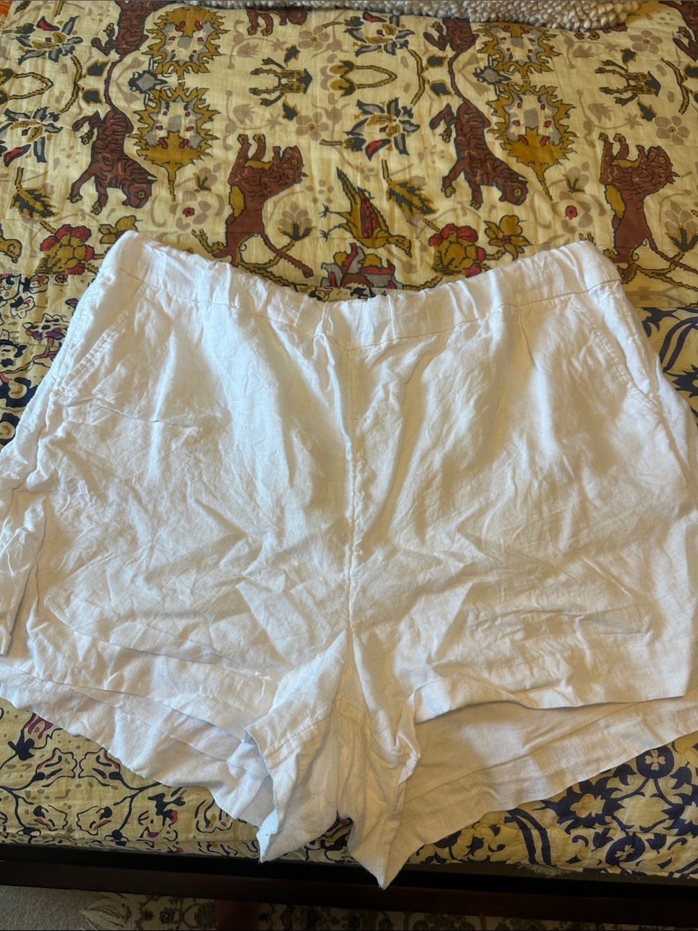 Lined White Women's Linen Blend Shorts - Casual Elastic Waist
